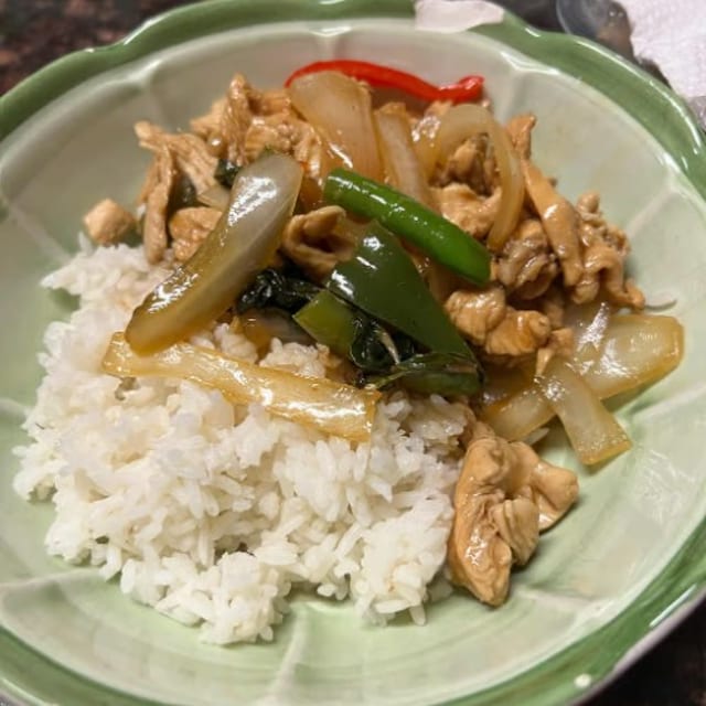 Spicy Thai Basil Leaves (LUNCH).