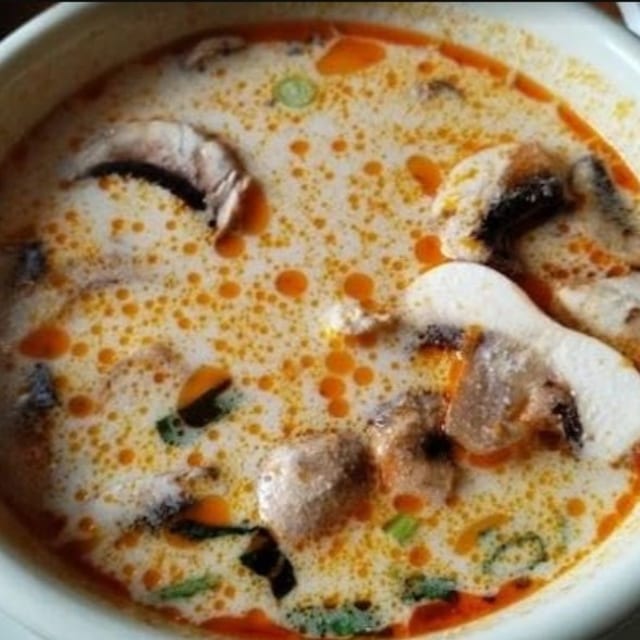 Tom Yum w/ Seafood.